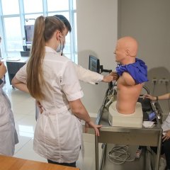 Более 1500 студентов-медиков мобилизуют на борьбу с «омикроном» в Приморье