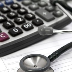 На зарплаты медикам Приморья добавят 227 млн рублей