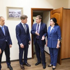 Встреча председателя профсоюза А.И. Домникова с губернатором Приморского края О.Н. Кожемяко